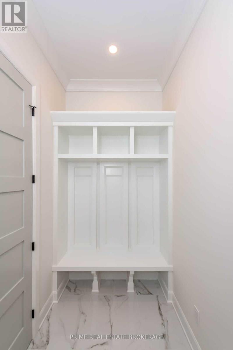 10142 Pinery Bluffs Road, Lambton Shores, Ontario  N0M 1T0 - Photo 21 - X12355902