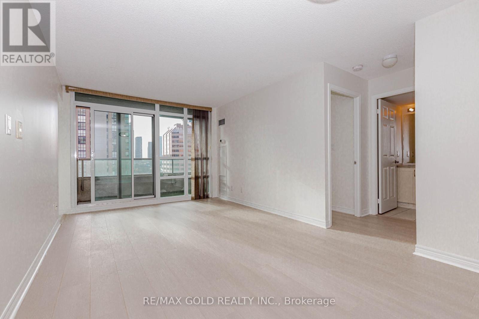 1507 - 208 Enfield Place, Mississauga, Ontario L5B 0B8 - Photo 7 - W12603224