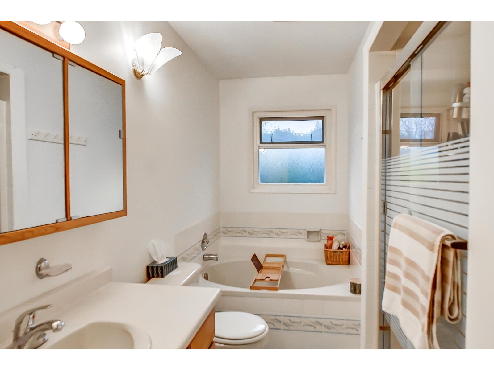 19735 48 Avenue, Langley, British Columbia V3A 3L2 - Photo 6 - R3069687