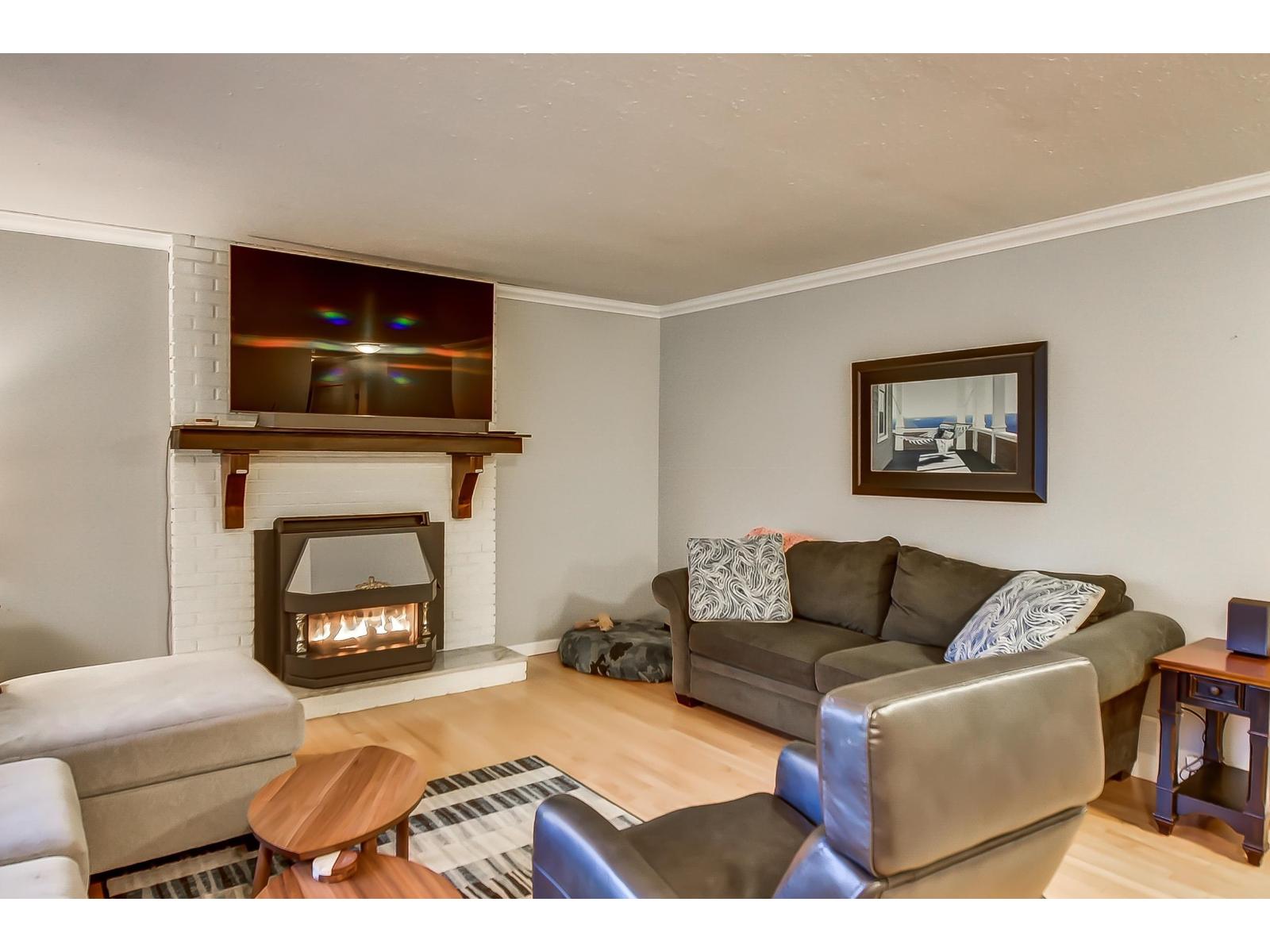 19735 48 Avenue, Langley, British Columbia V3A 3L2 - Photo 3 - R3069687