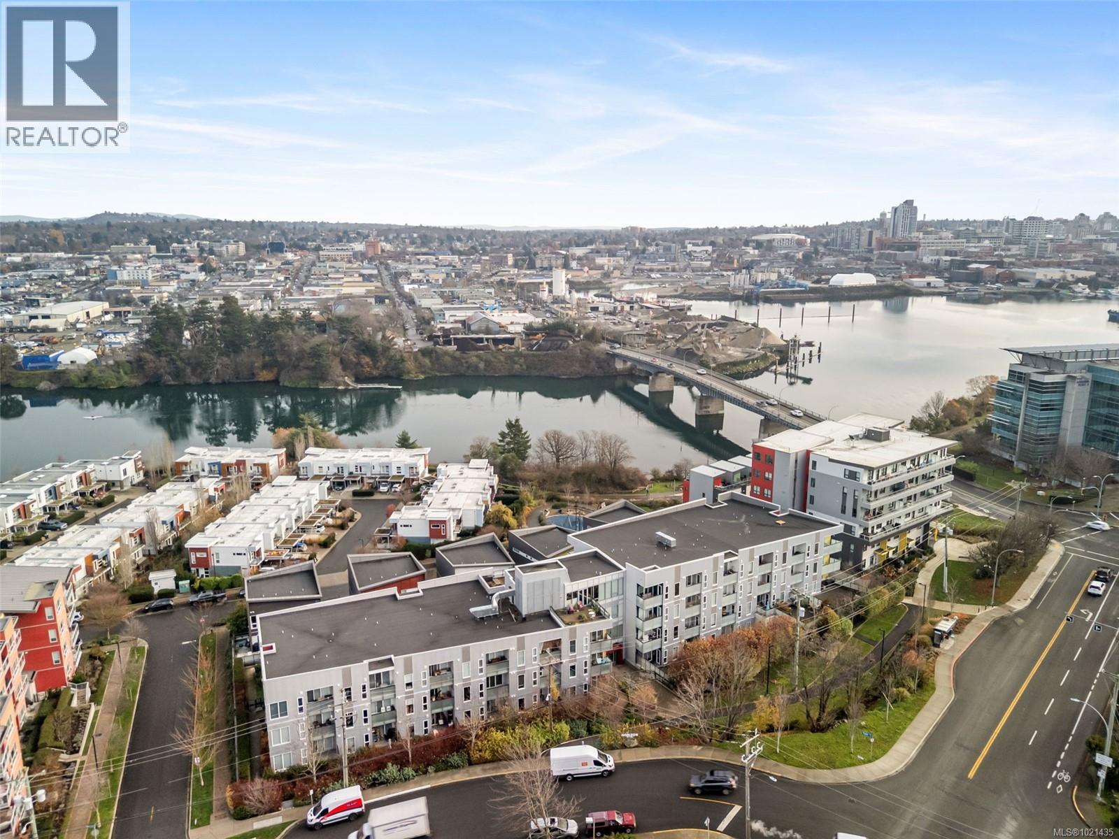 404 767 Tyee Rd, Victoria, British Columbia  V9A 0G5 - Photo 2 - 1021435