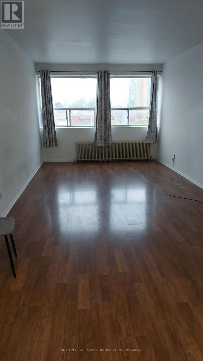 6 - 2881 Lawrence Avenue, Toronto, Ontario  M1P 2S8 - Photo 2 - E12554478