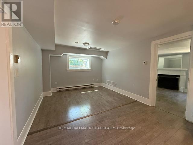 70 High Street, Barrie (Queen's Park), Ontario  L4N 1W4 - Photo 16 - S12366909