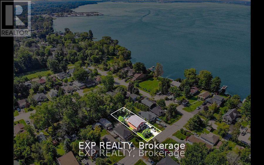 201 Garden Avenue, Georgina, Ontario  L4P 2L3 - Photo 5 - N12613746