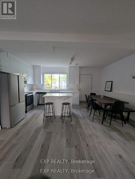 201 Garden Avenue, Georgina, Ontario  L4P 2L3 - Photo 8 - N12613746