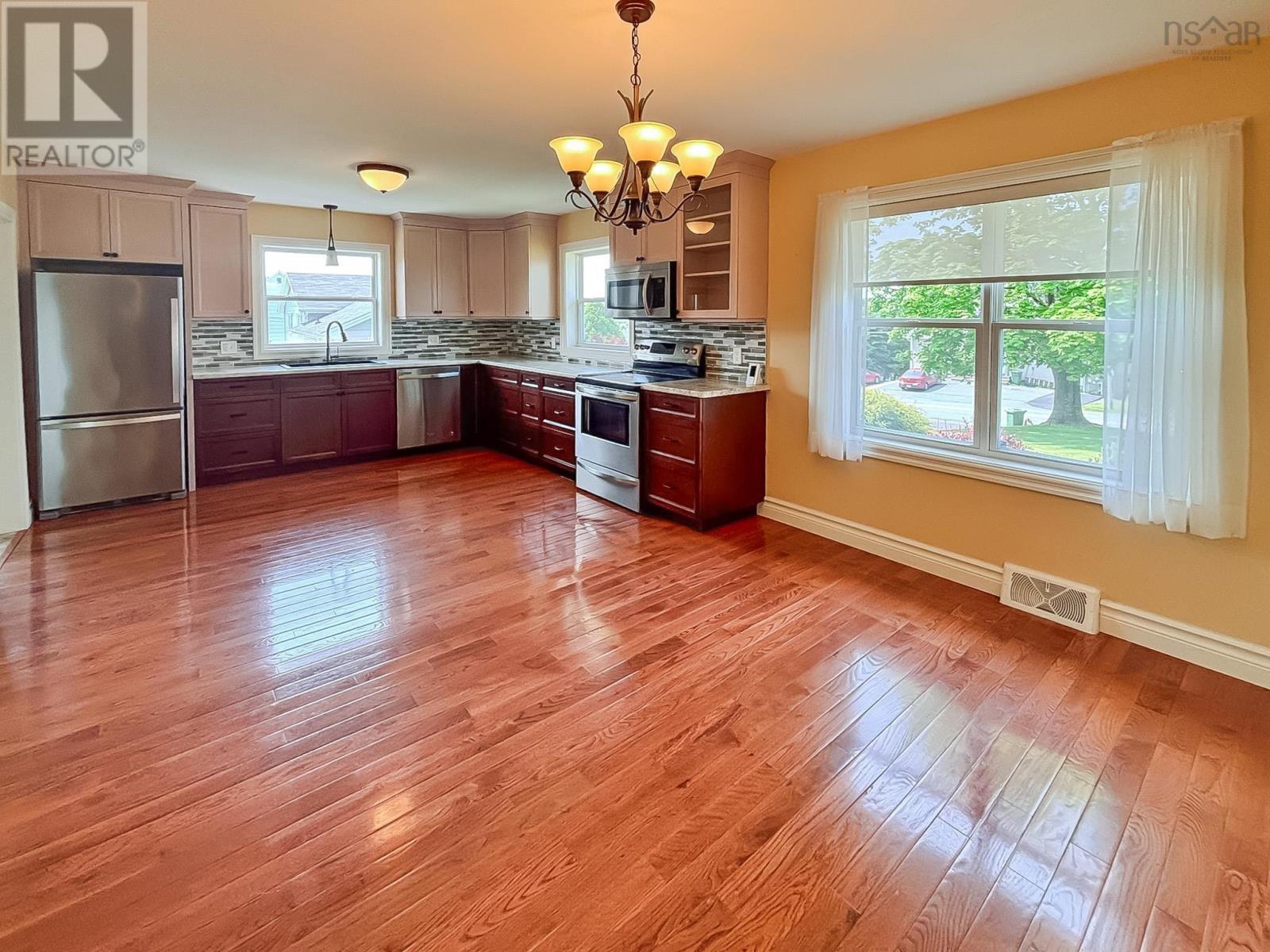 266 Green Street, Lunenburg, Nova Scotia  B0J 2C0 - Photo 10 - 202514060