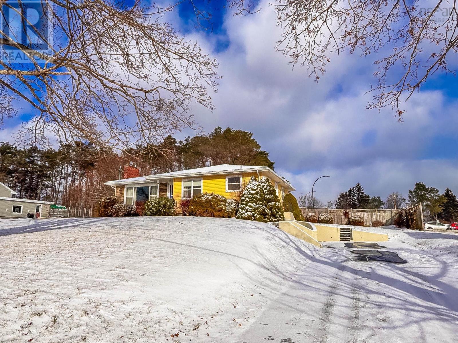 266 Green Street, Lunenburg, Nova Scotia  B0J 2C0 - Photo 3 - 202514060