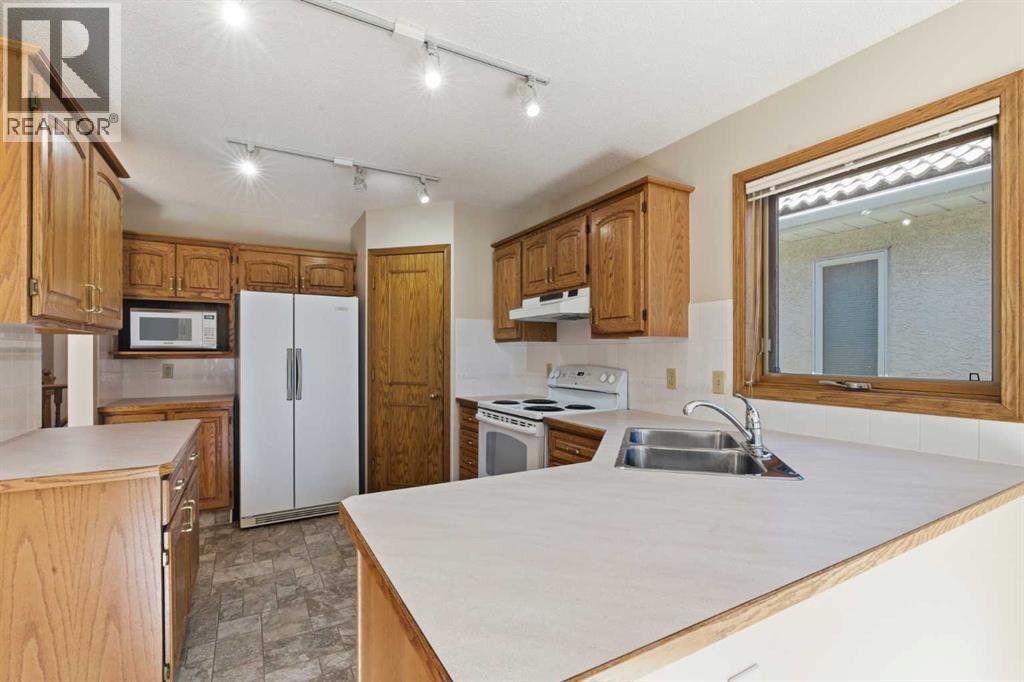 135 Hamptons Park Nw, Calgary, Alberta T3A 5A6 - Photo 2 - A2265433