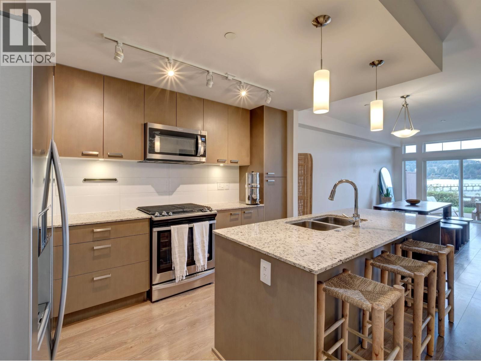 5917 Beachgate Lane, Sechelt, British Columbia  V7Z 0S3 - Photo 9 - R3065484