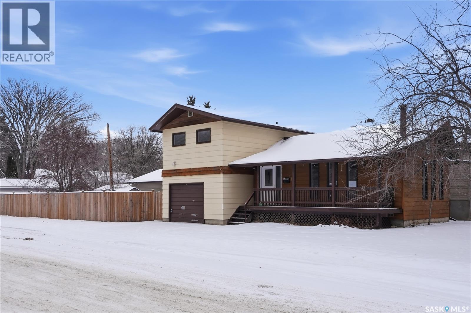 901 6th Street E, Saskatoon, Saskatchewan  S7H 1C8 - Photo 2 - SK025350