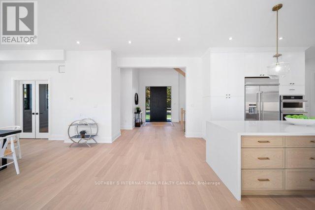 118 Warwood Road, Toronto, Ontario  M9B 5B7 - Photo 12 - W12613704