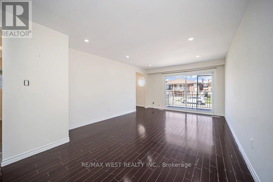 Upper Floor - 44 Fallway Road, Brampton, Ontario  L6V 3H2 - Photo 13 - W12613716