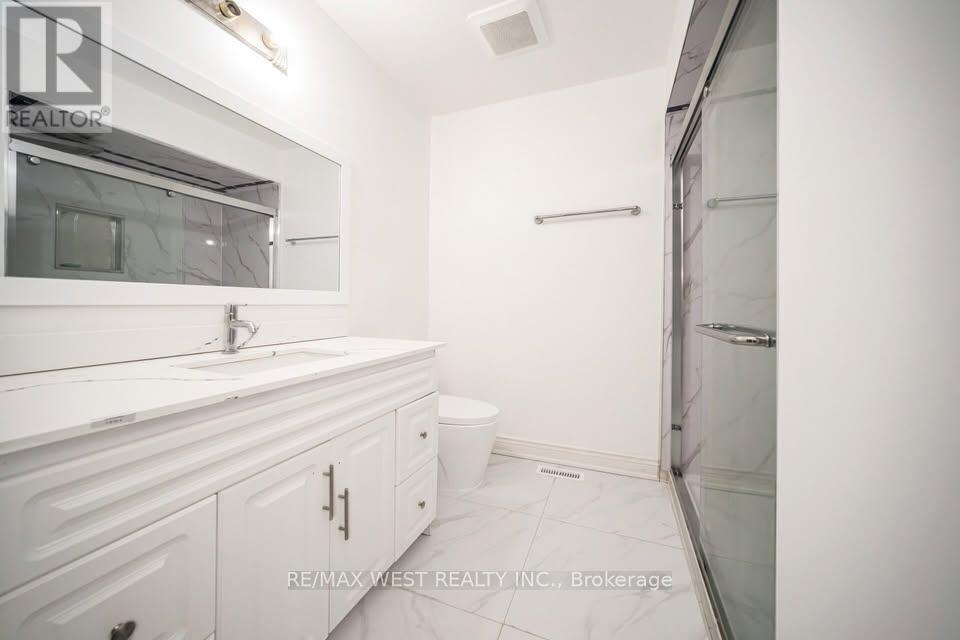 Upper Floor - 44 Fallway Road, Brampton, Ontario  L6V 3H2 - Photo 15 - W12613716