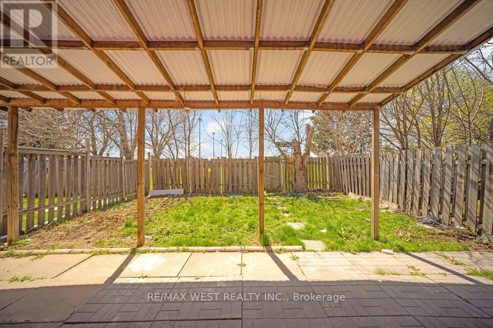 Upper Floor - 44 Fallway Road, Brampton, Ontario  L6V 3H2 - Photo 7 - W12613716