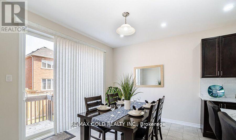 47 Stedford Crescent, Brampton, Ontario  L7A 4P5 - Photo 11 - W12613732