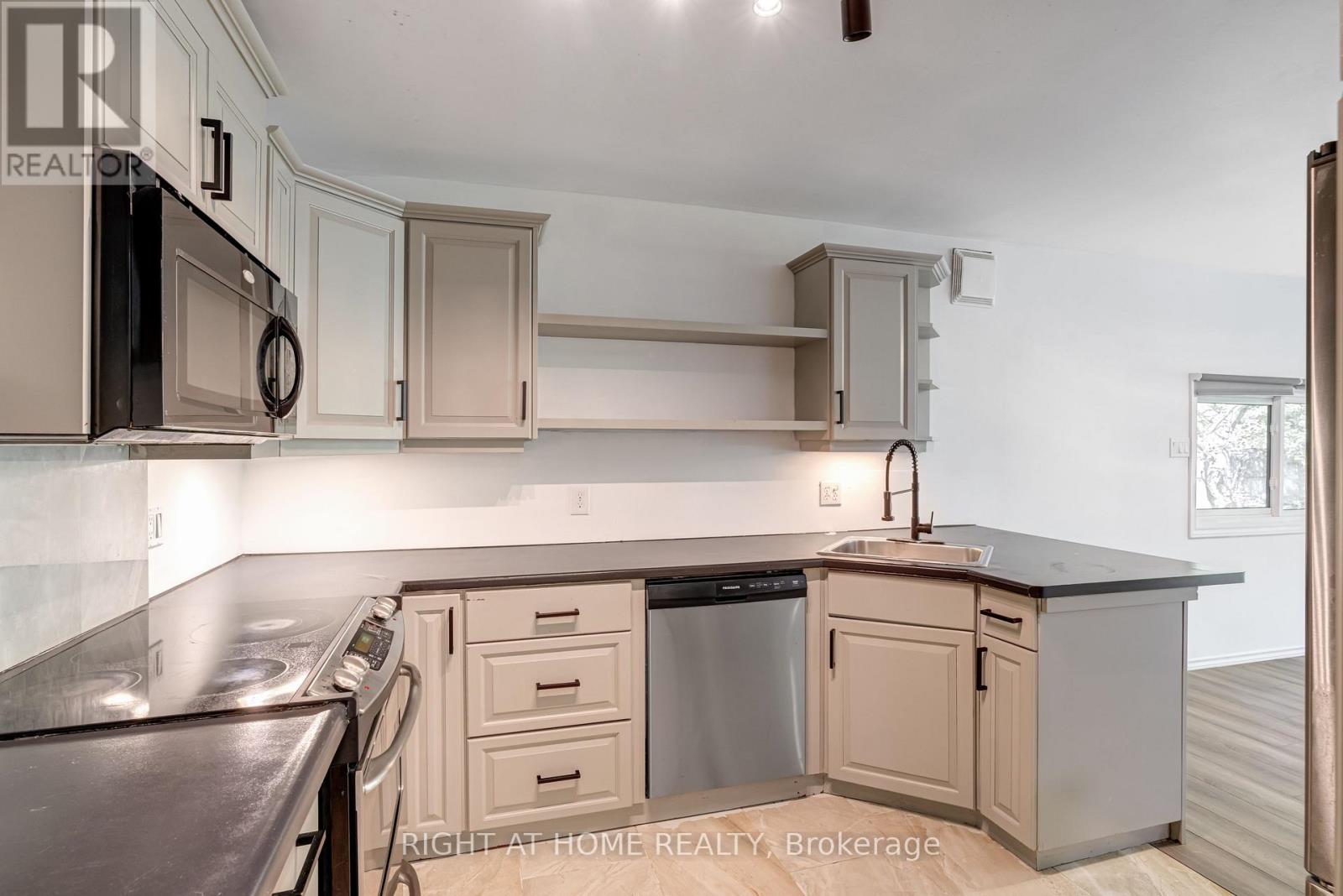 9 Belfast Court, St. Catharines, Ontario  L2R 1P3 - Photo 13 - X12613718