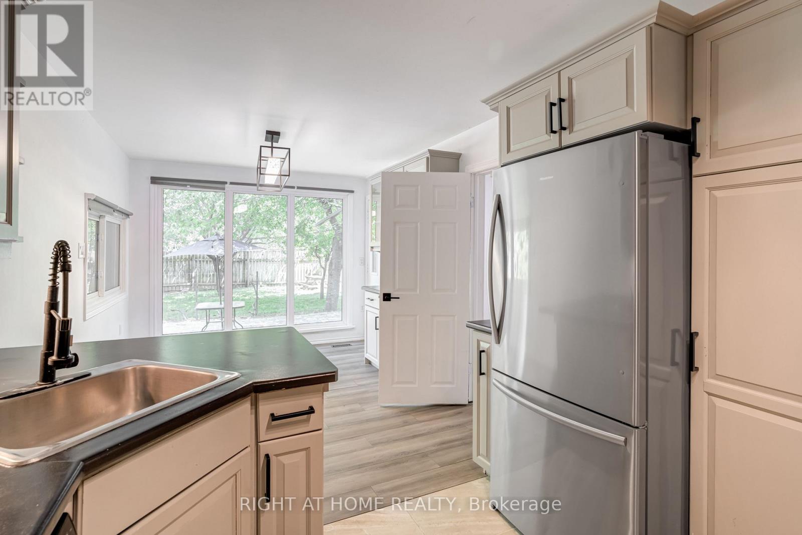 9 Belfast Court, St. Catharines, Ontario  L2R 1P3 - Photo 14 - X12613718