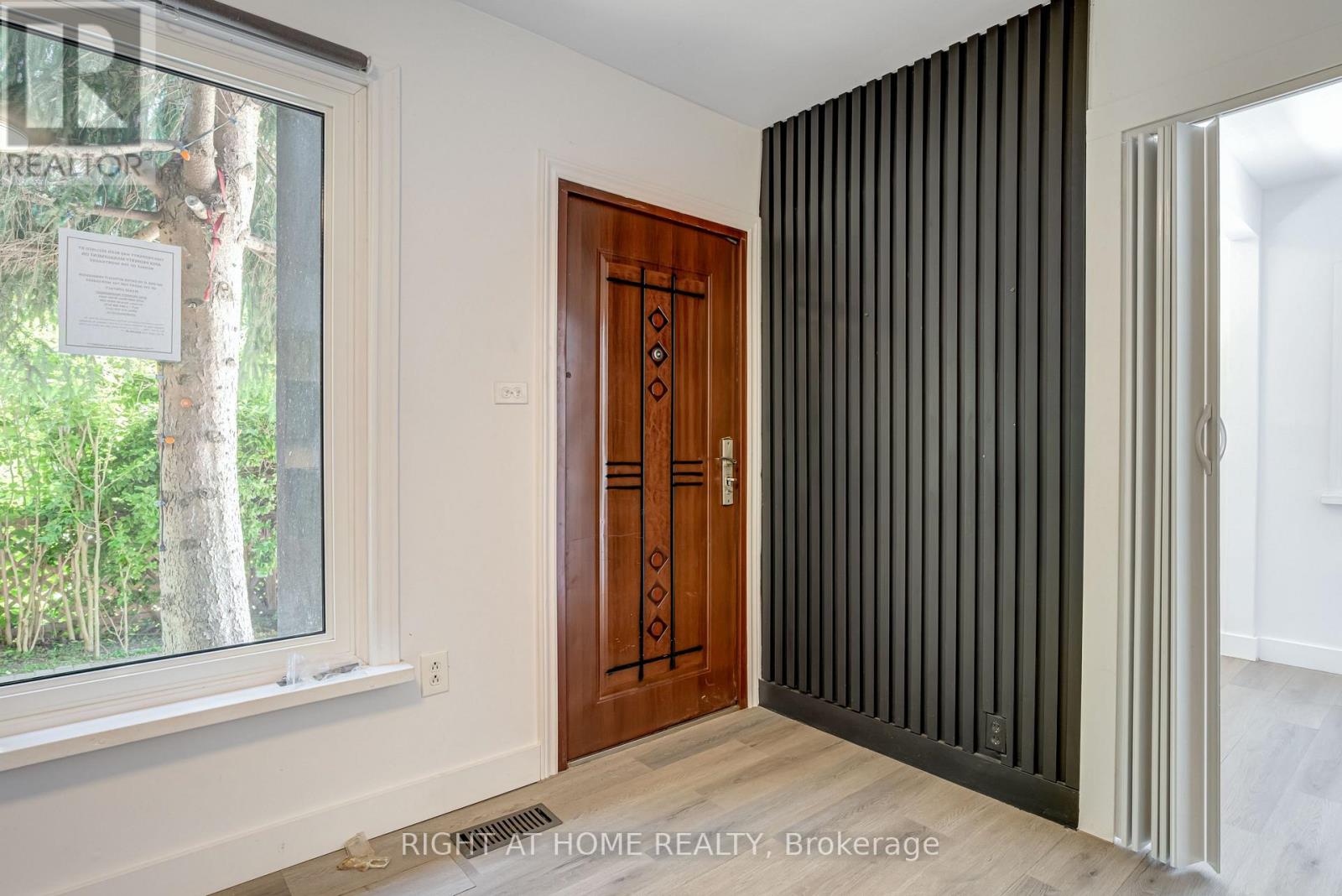 9 Belfast Court, St. Catharines, Ontario  L2R 1P3 - Photo 2 - X12613718