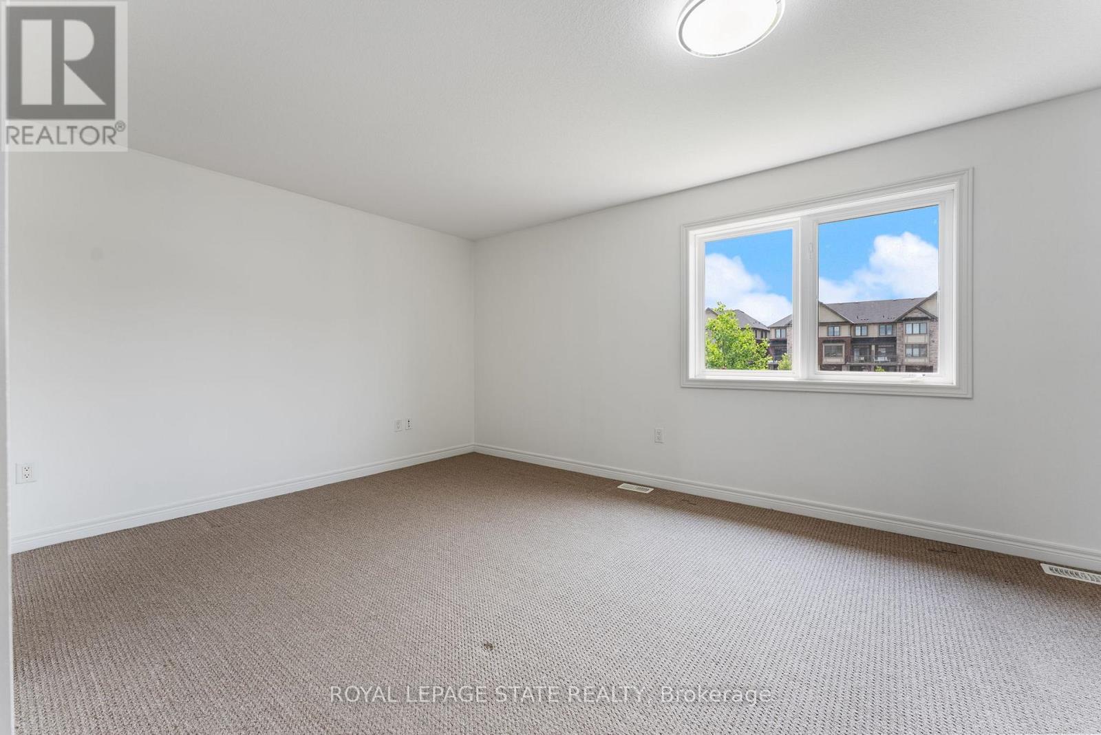 68 Dodman Crescent, Hamilton, Ontario  L9G 0G6 - Photo 13 - X12613720