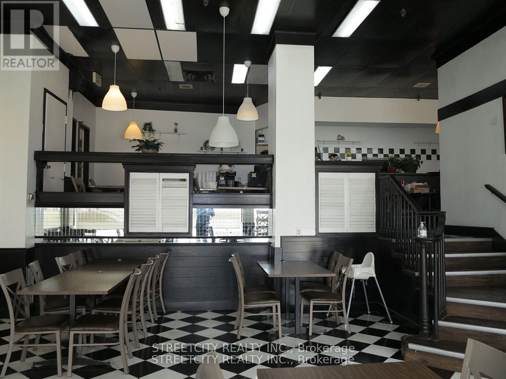 L10 - 186 KING STREET, London East, Ontario