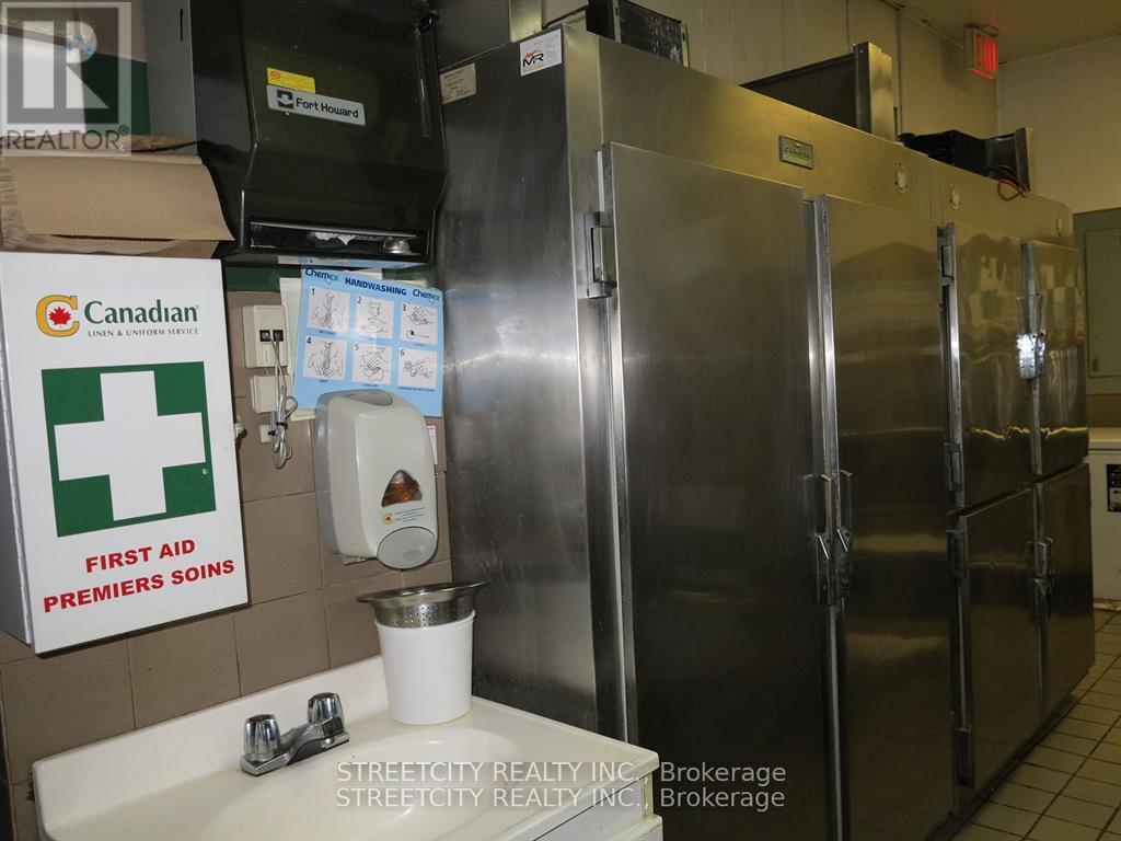 L10 - 186 King Street, London East, Ontario  N6A 1C7 - Photo 6 - X12613834