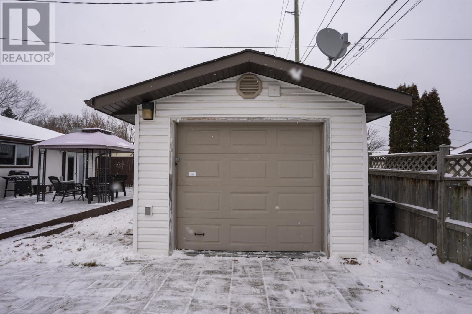 205 Windemere Ave N, Thunder Bay, Ontario  P7A 6B6 - Photo 31 - TB253640
