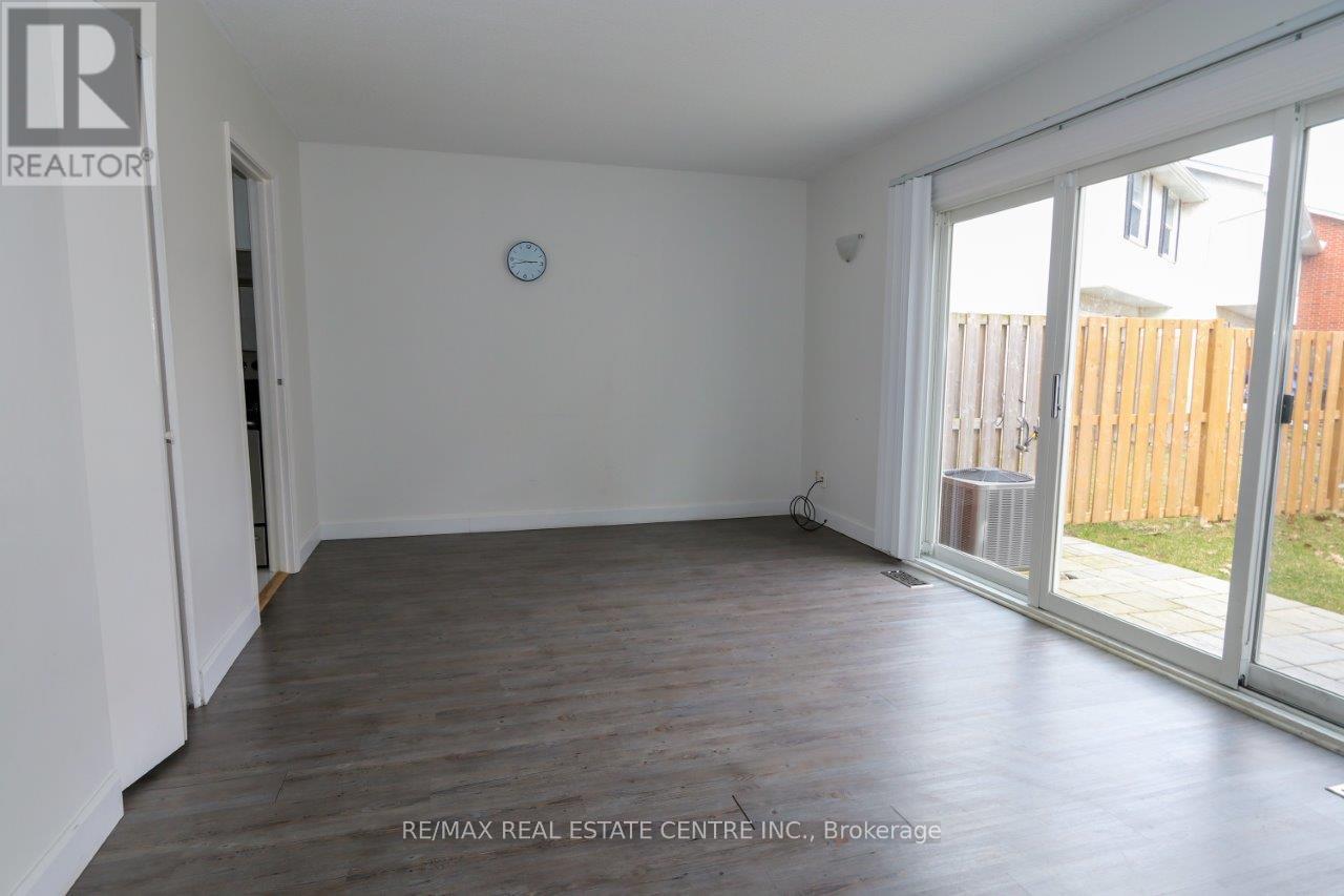 1 - 411 Keats Way, Waterloo, Ontario  N2L 5S7 - Photo 12 - X12465988