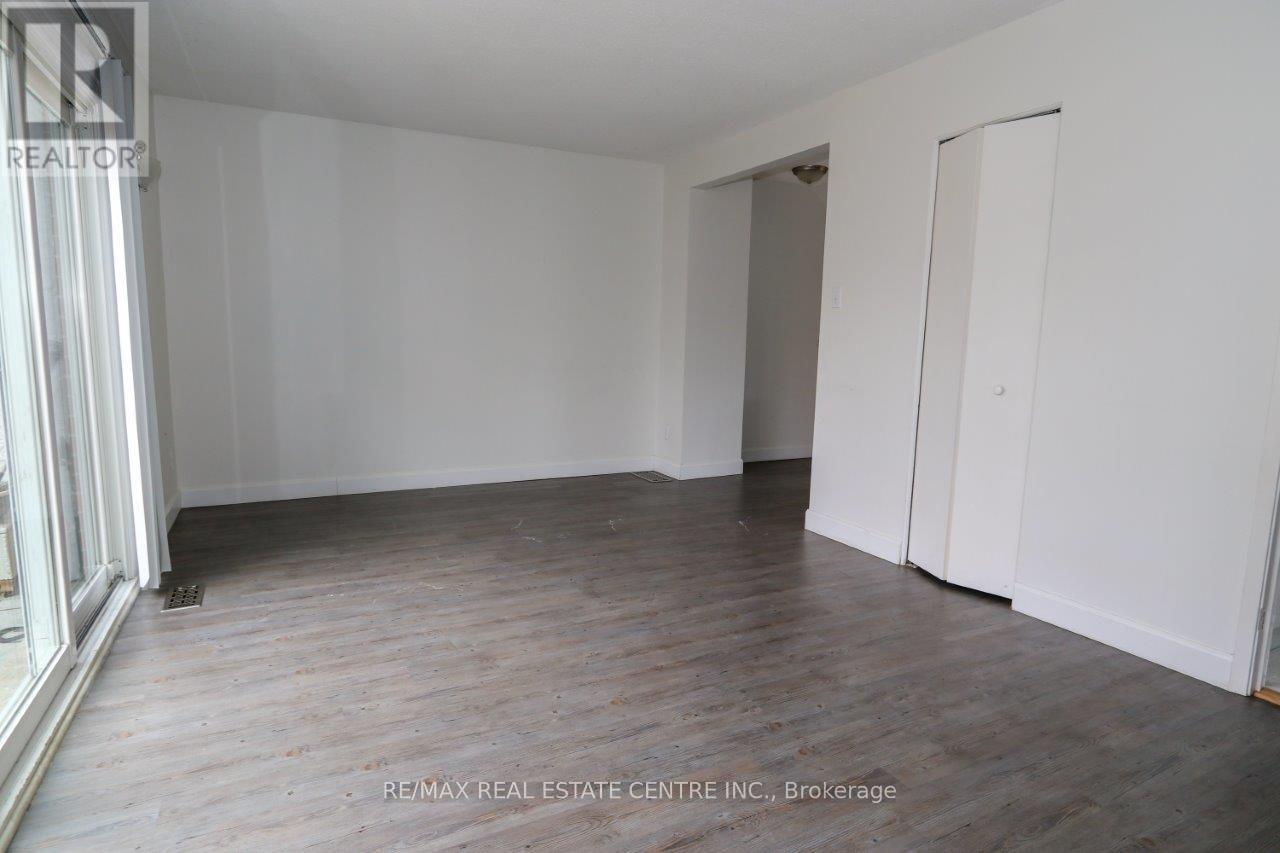 1 - 411 Keats Way, Waterloo, Ontario  N2L 5S7 - Photo 14 - X12465988