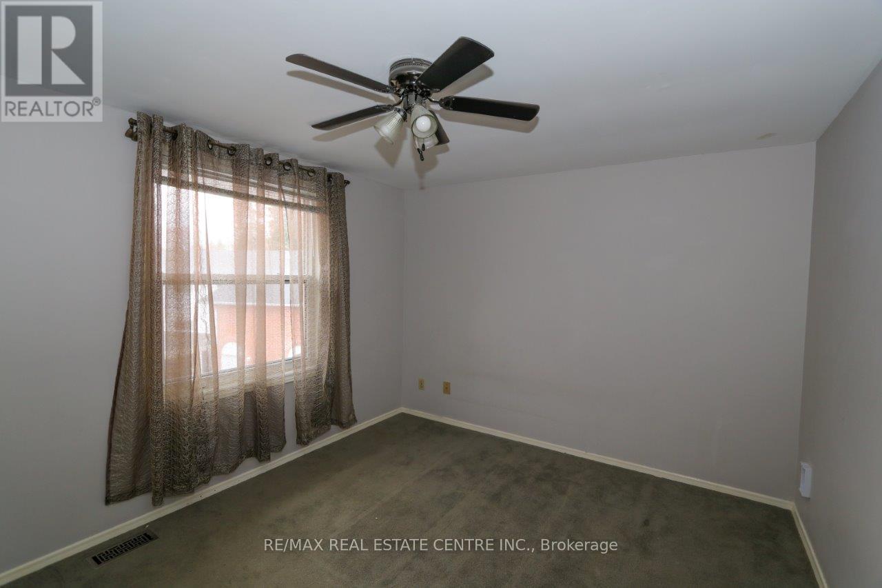 1 - 411 Keats Way, Waterloo, Ontario  N2L 5S7 - Photo 18 - X12465988