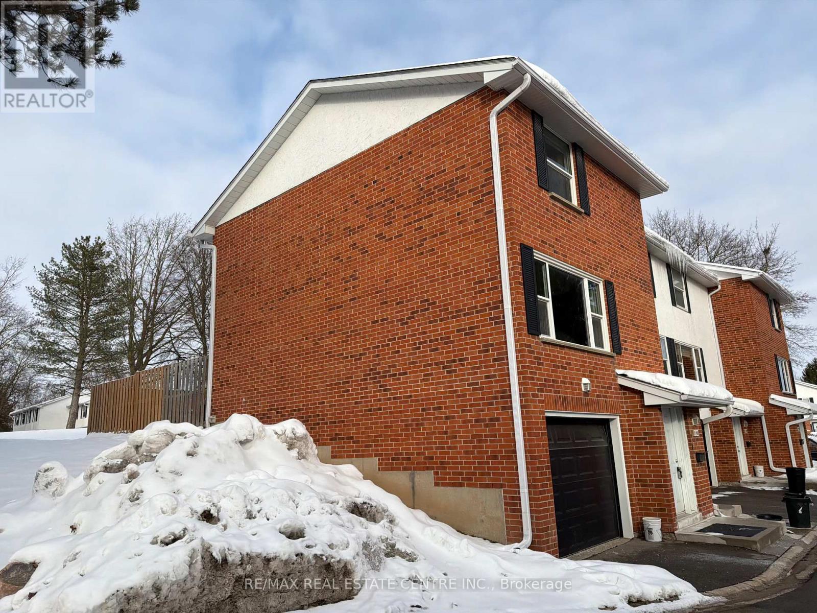 1 - 411 Keats Way, Waterloo, Ontario  N2L 5S7 - Photo 2 - X12465988