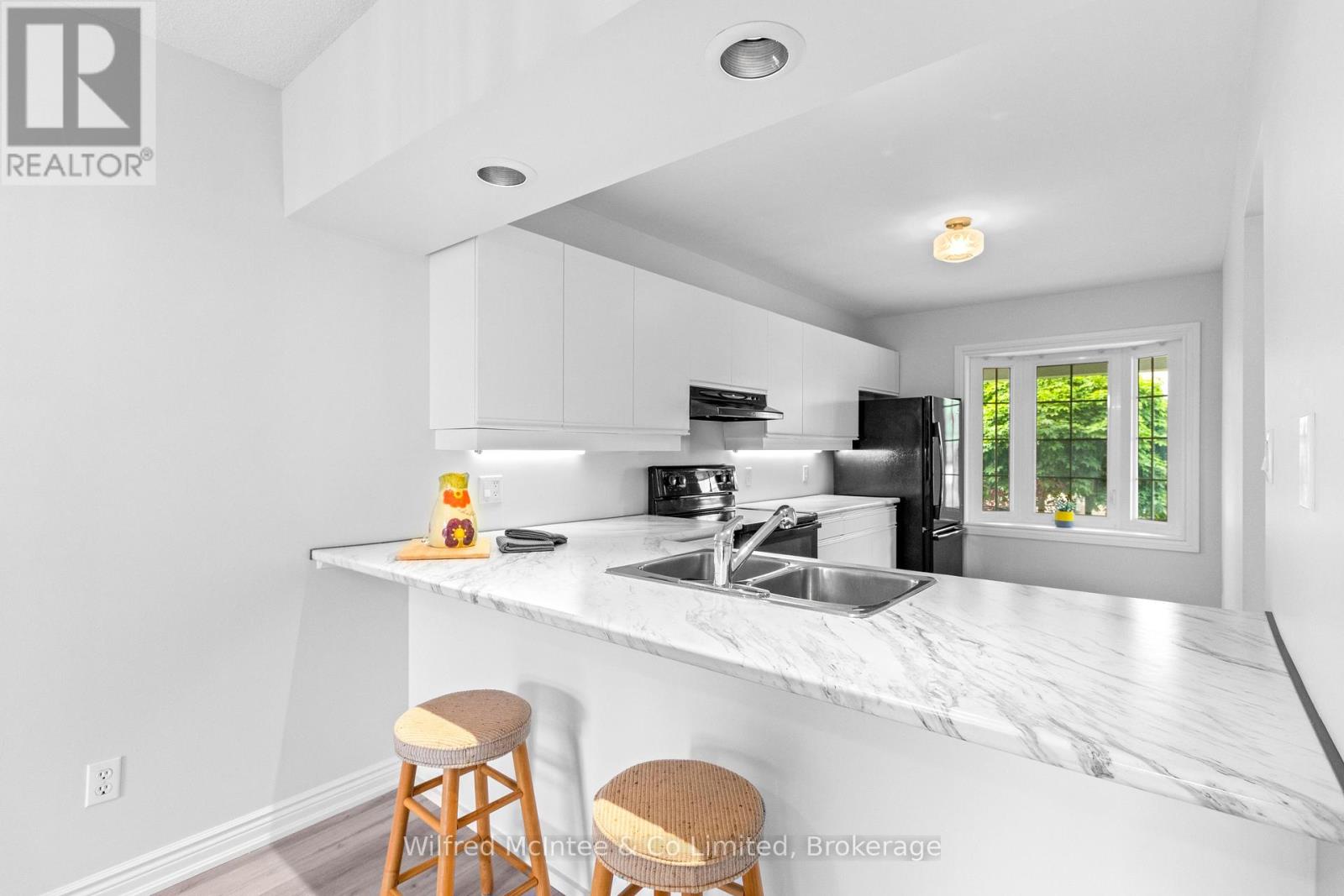 9 - 834 Arlington Street, Saugeen Shores, Ontario  N0H 2C4 - Photo 2 - X12613878