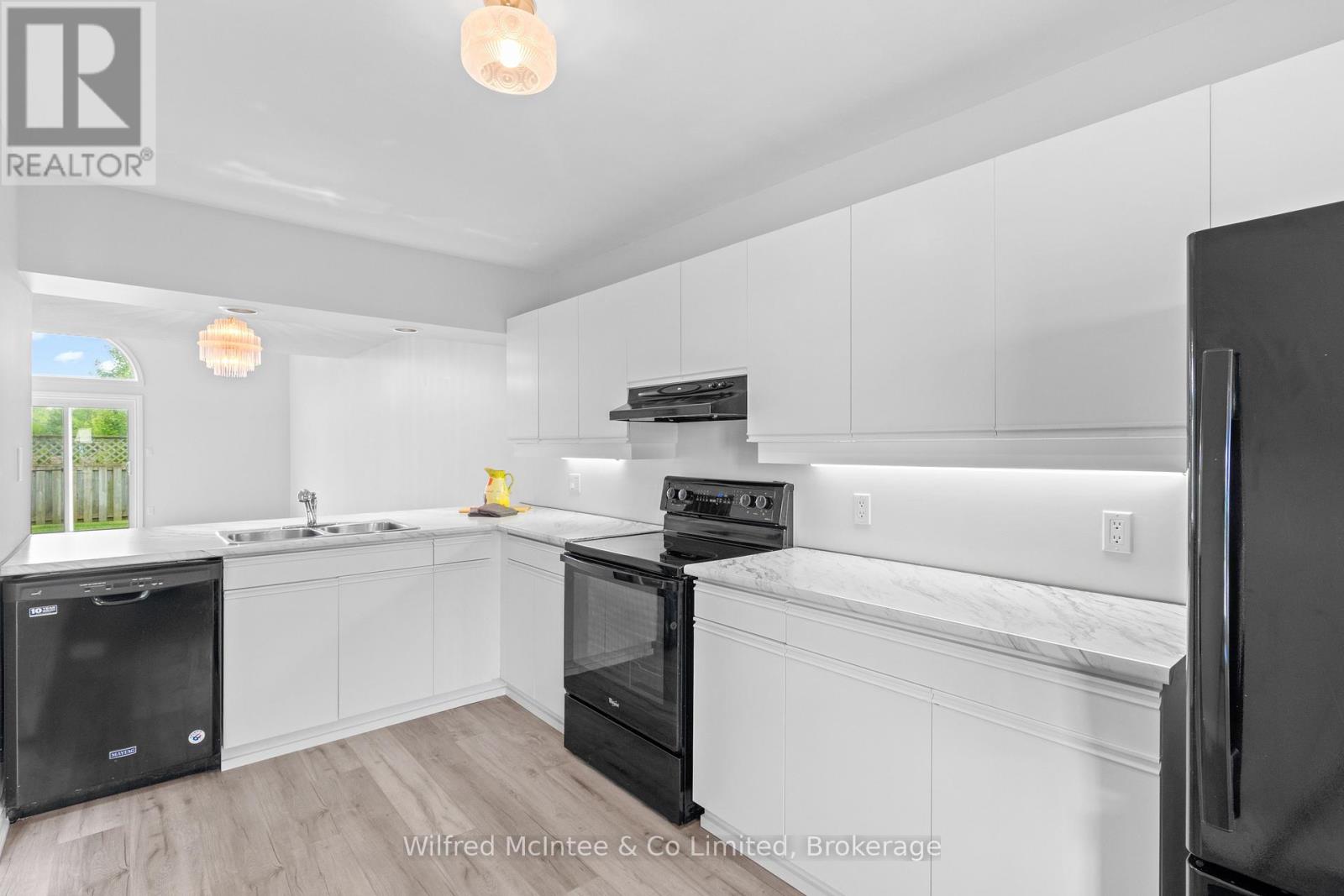 9 - 834 Arlington Street, Saugeen Shores, Ontario  N0H 2C4 - Photo 4 - X12613878