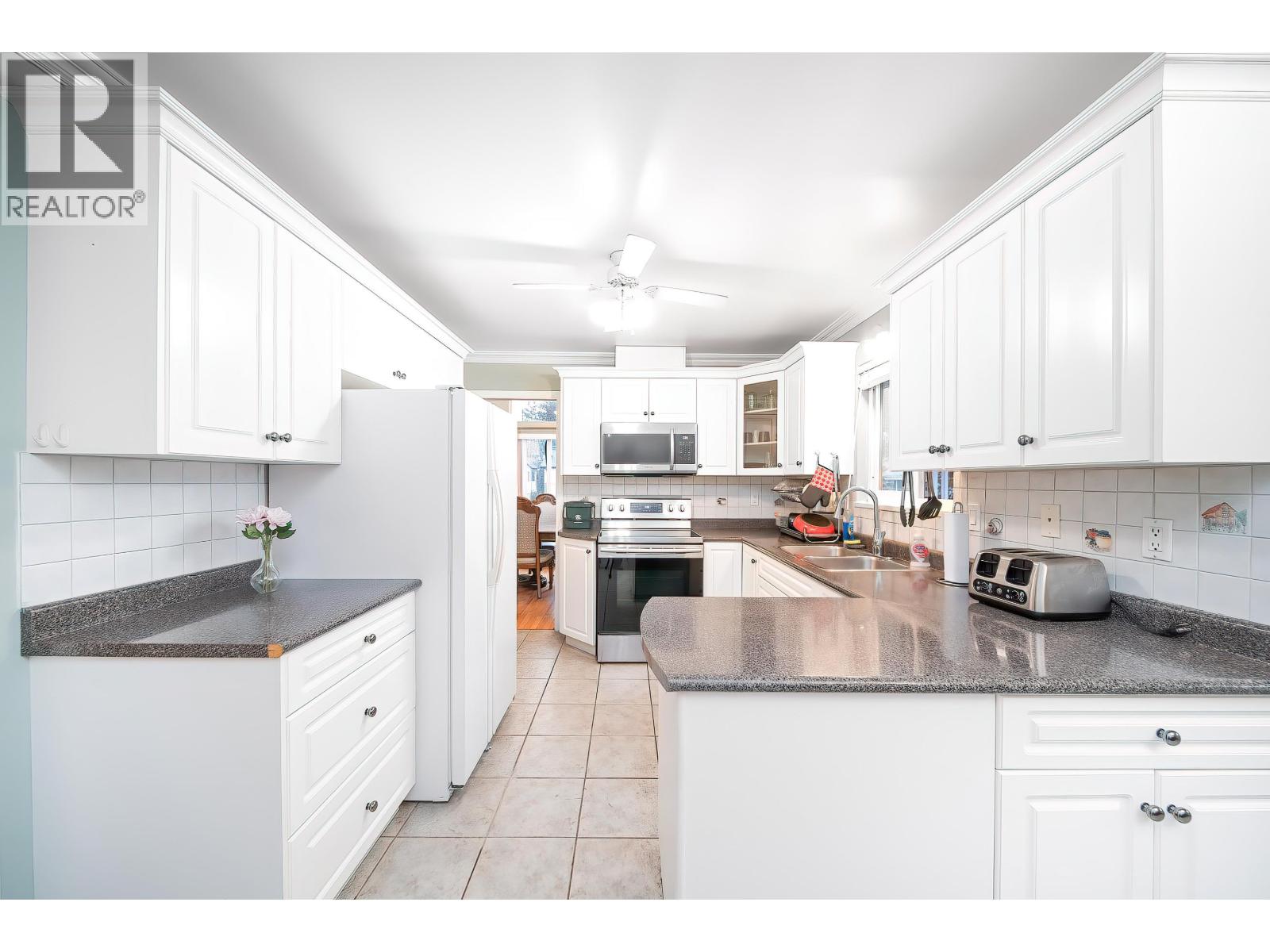 951 Everett Crescent, Burnaby, British Columbia V5A 2N6 - Photo 12 - R3070402