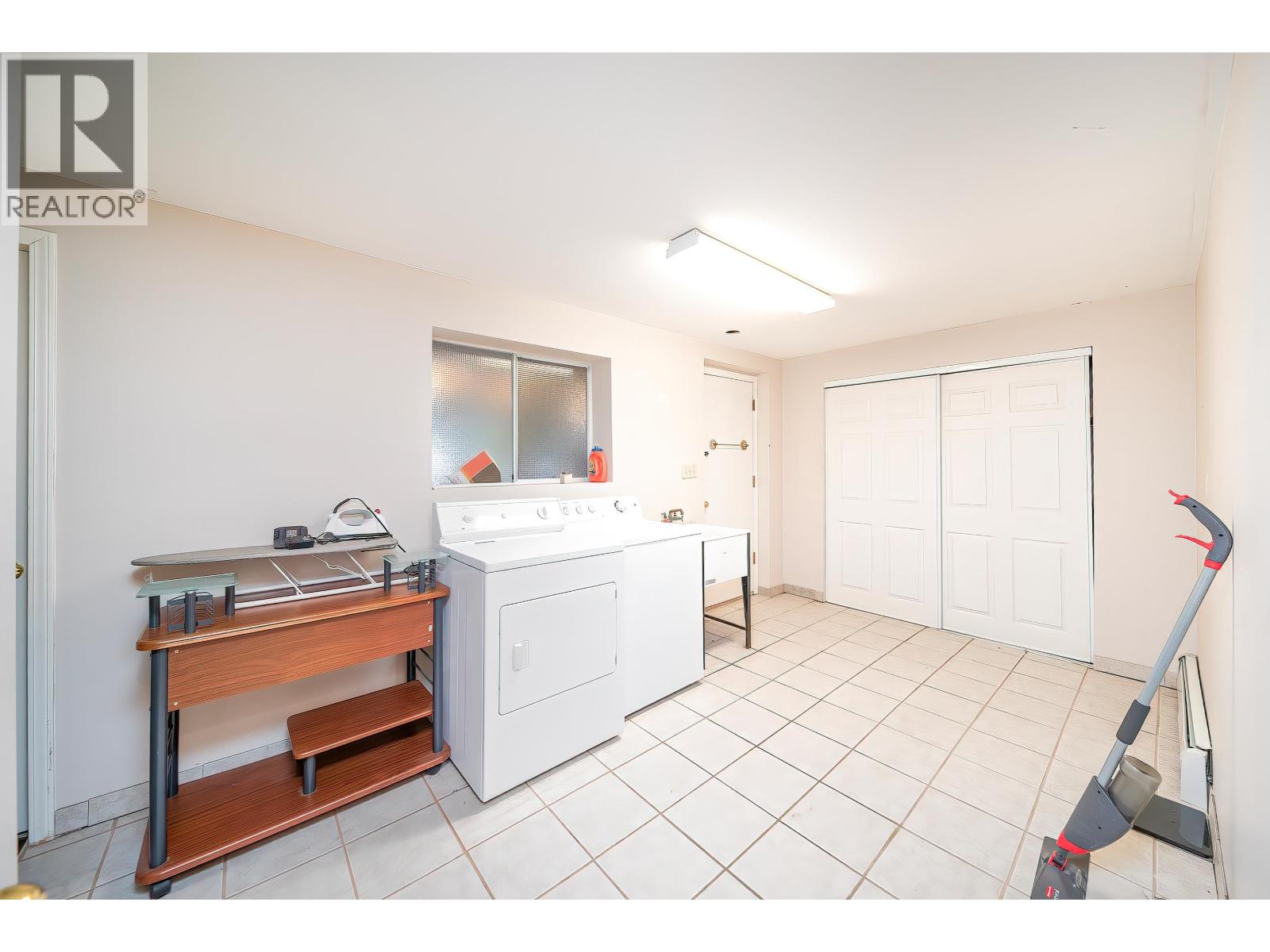 951 Everett Crescent, Burnaby, British Columbia V5A 2N6 - Photo 17 - R3070402