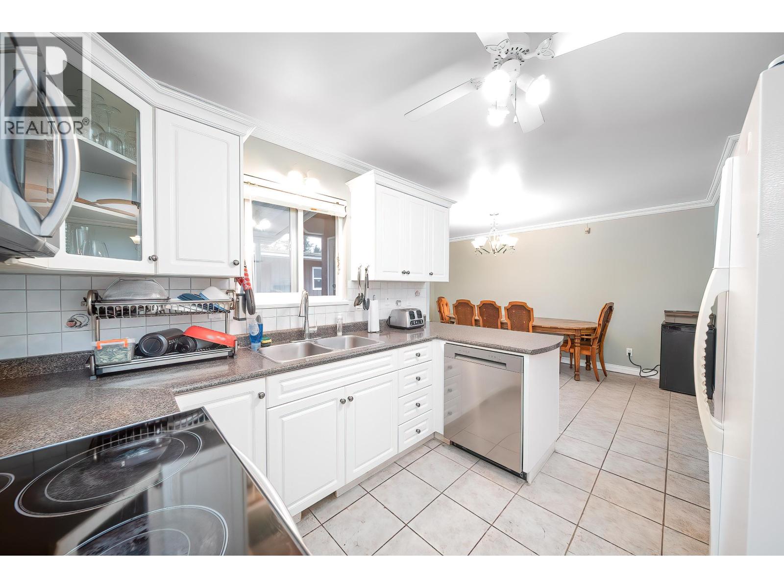 951 Everett Crescent, Burnaby, British Columbia V5A 2N6 - Photo 13 - R3070402