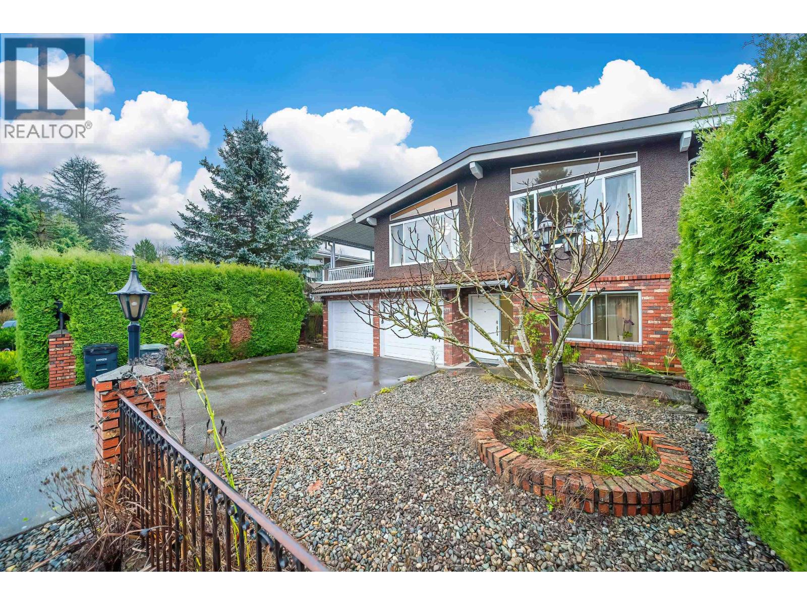 951 Everett Crescent, Burnaby, British Columbia V5A 2N6 - Photo 4 - R3070402