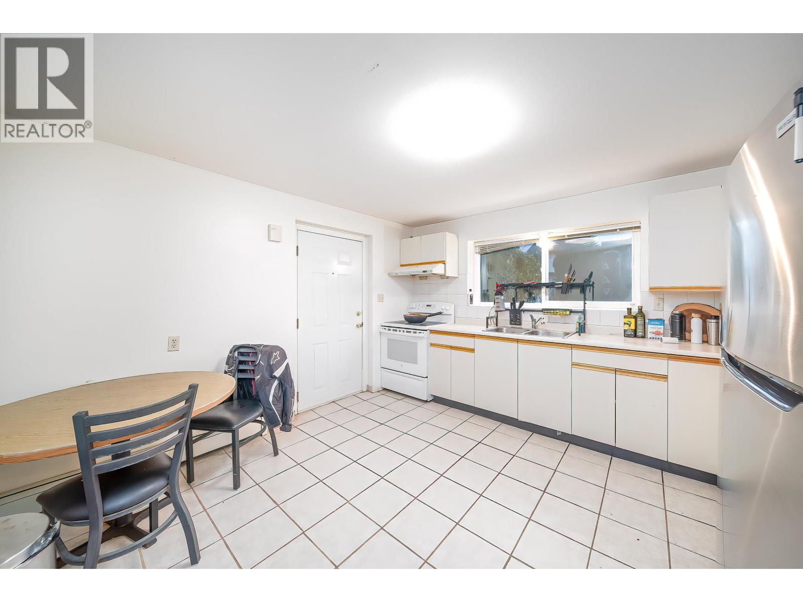 951 Everett Crescent, Burnaby, British Columbia V5A 2N6 - Photo 16 - R3070402