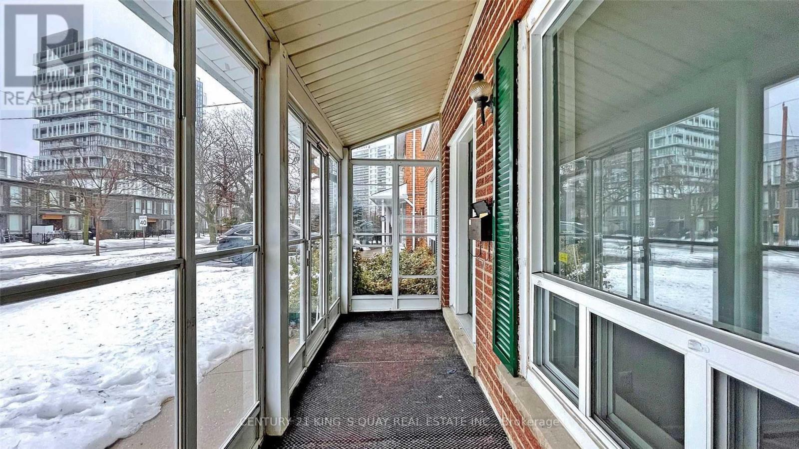 16 Kingslake Road, Toronto, Ontario  M2J 3C9 - Photo 2 - C12613818