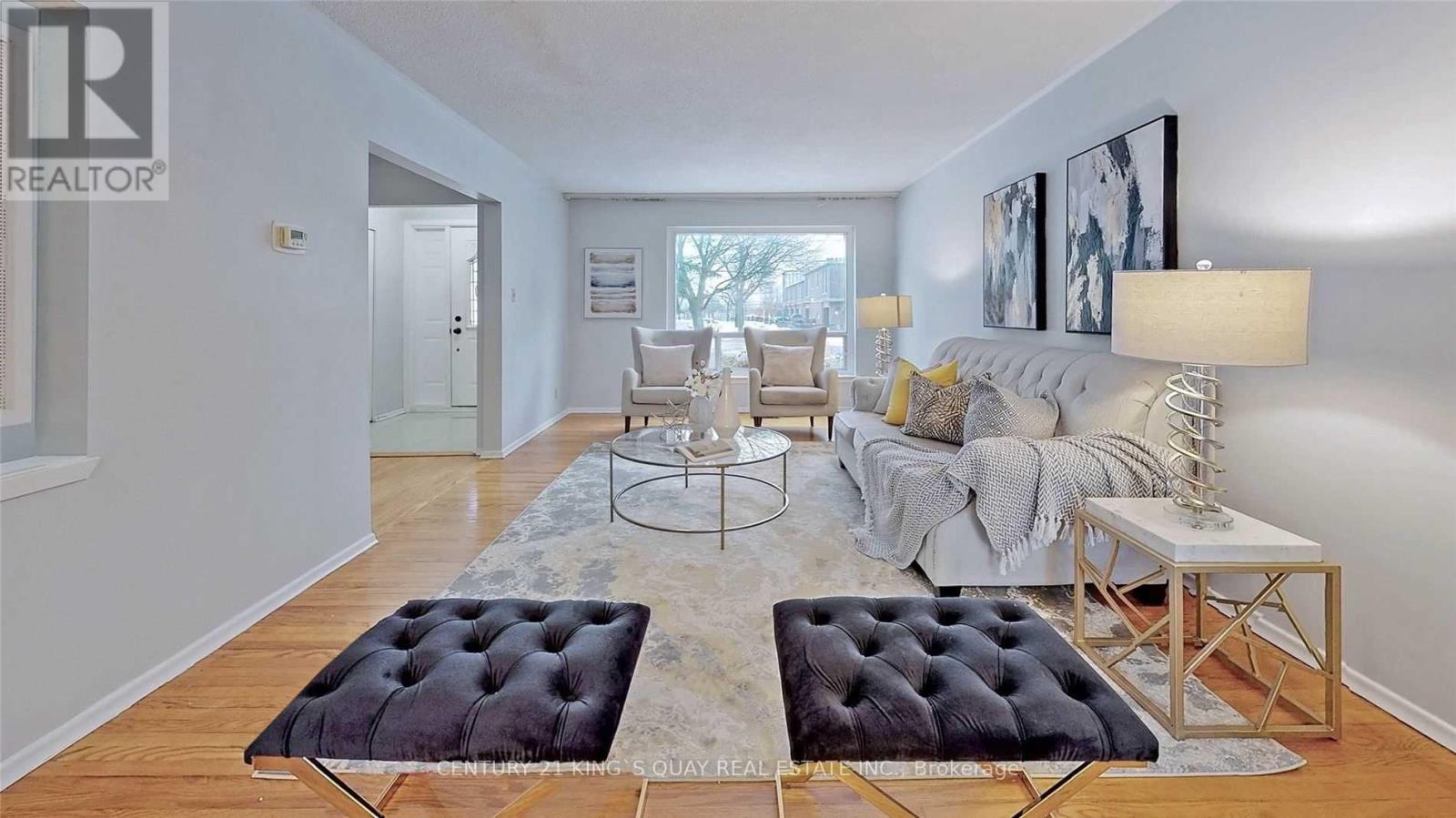 16 Kingslake Road, Toronto, Ontario  M2J 3C9 - Photo 4 - C12613818