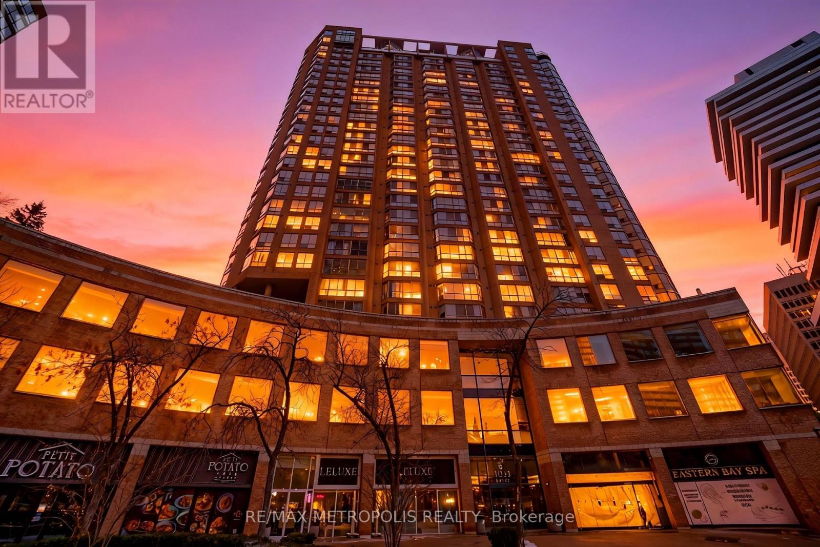 320 - 1033 BAY STREET, Toronto, Ontario