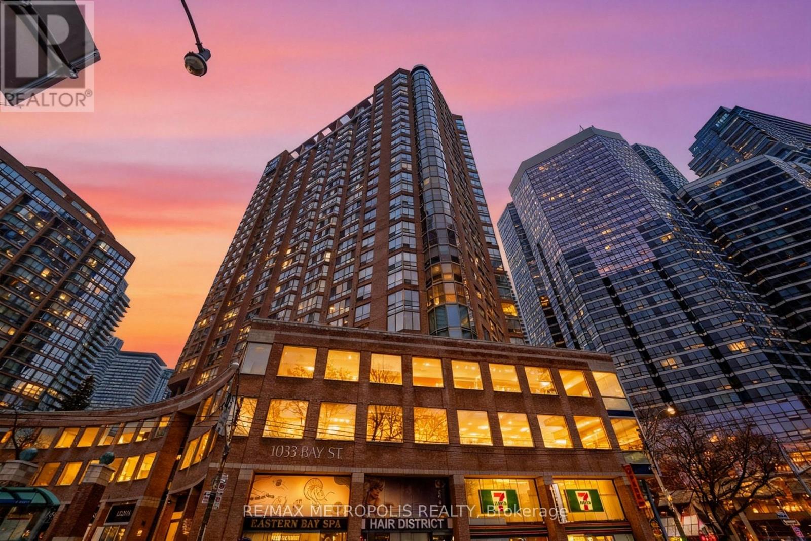 320 - 1033 Bay Street, Toronto, Ontario  M5S 3A5 - Photo 2 - C12613908