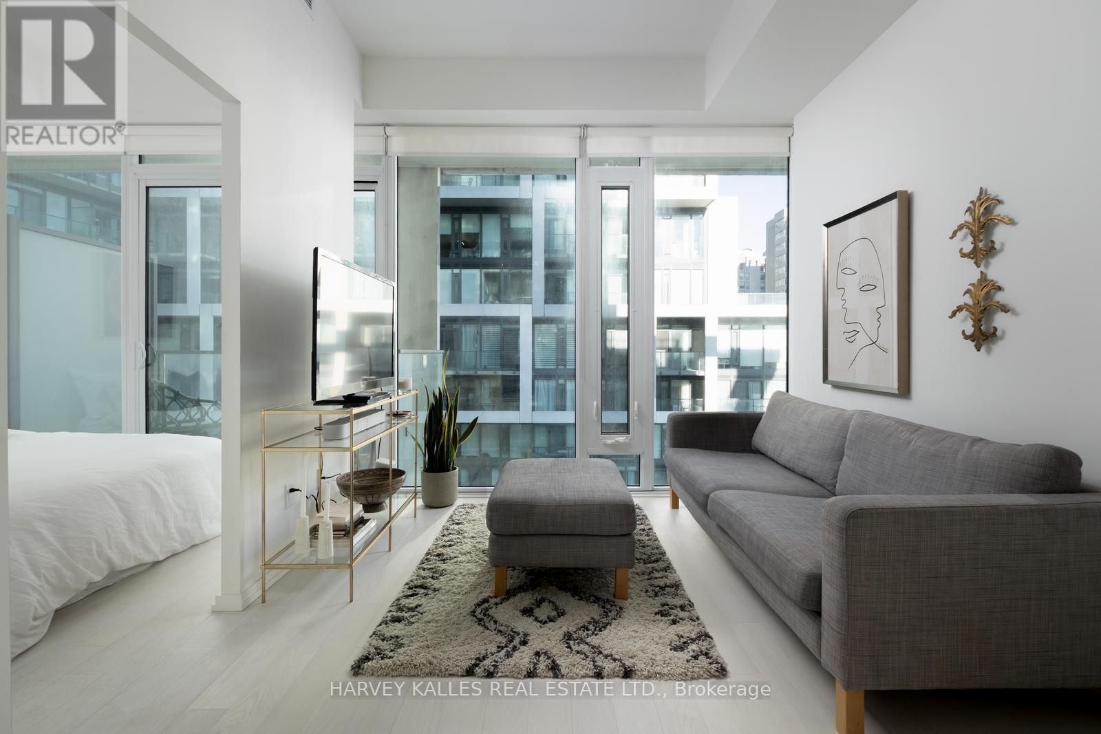 941 - 8 Hillsdale Avenue E, Toronto, Ontario  M4S 0B2 - Photo 2 - C12613916