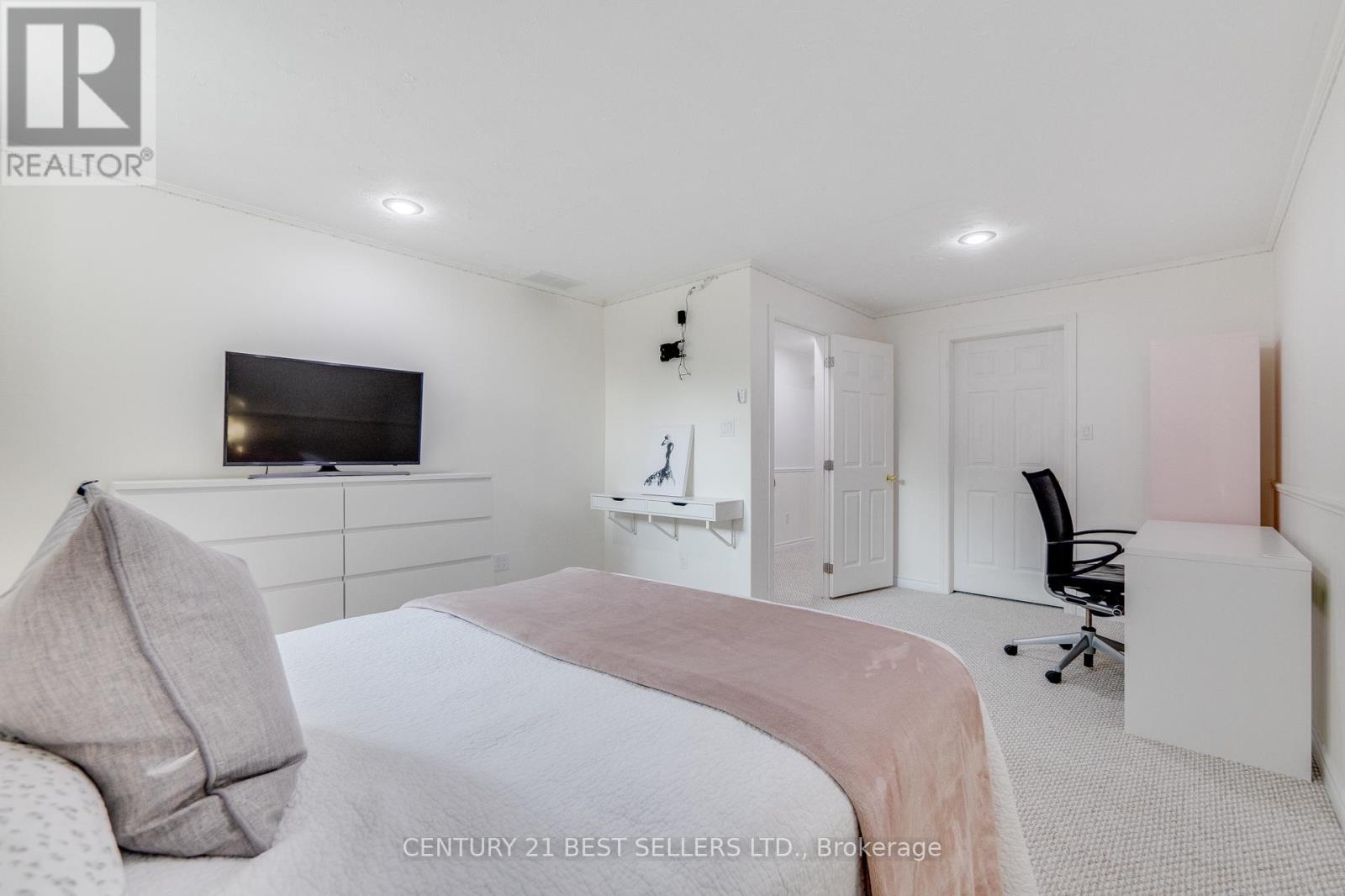 14 Pioneer Ridge Court, Essa, Ontario  L0L 1N0 - Photo 39 - N12613812