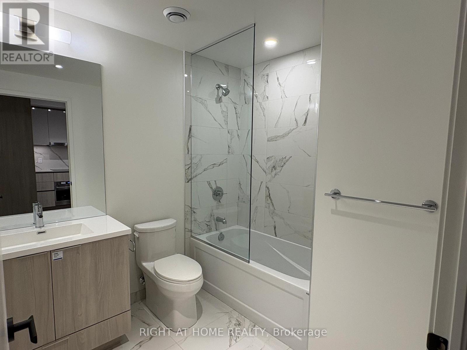 3215 - 8 Interchange Way, Vaughan, Ontario  L4K 0R2 - Photo 15 - N12613832