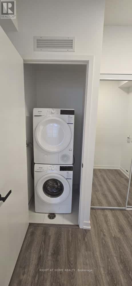 3215 - 8 Interchange Way, Vaughan, Ontario  L4K 0R2 - Photo 16 - N12613832