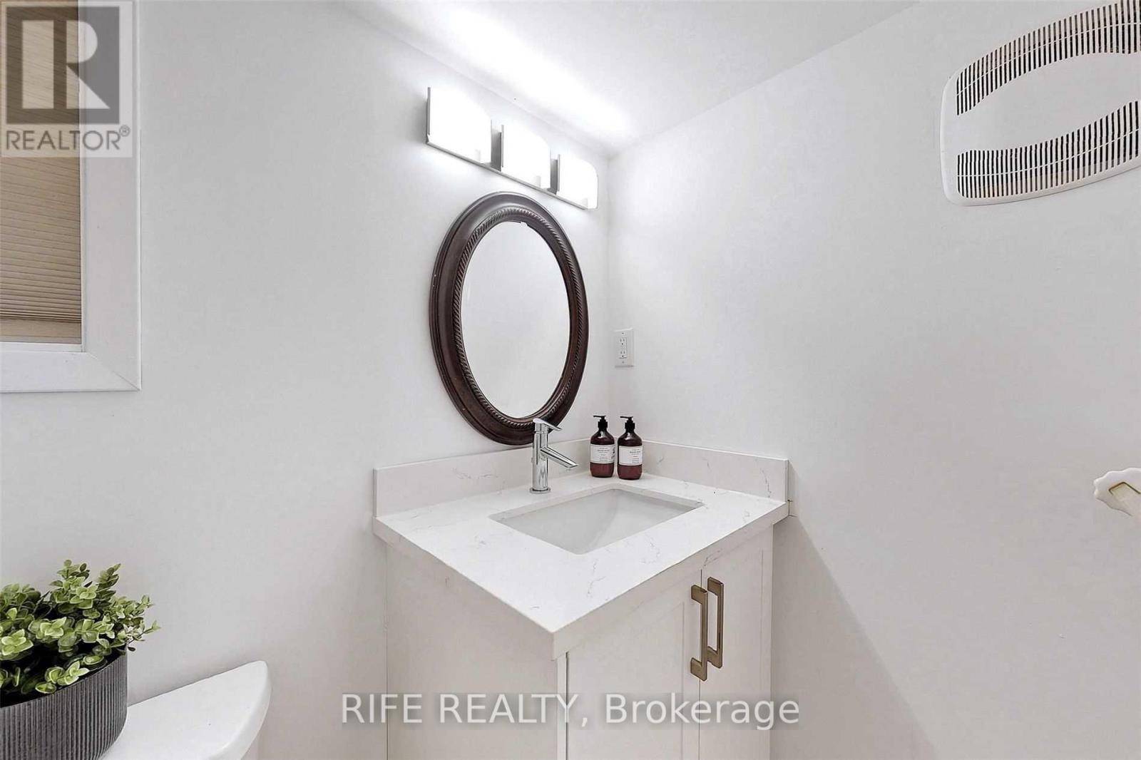 41 Connor Drive, Whitchurch-Stouffville, Ontario  L4A 7X3 - Photo 16 - N12613872