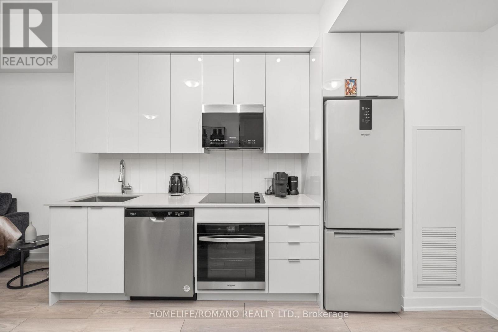 1426 - 498 Caldari Road, Vaughan, Ontario  L4K 2N9 - Photo 8 - N12613874