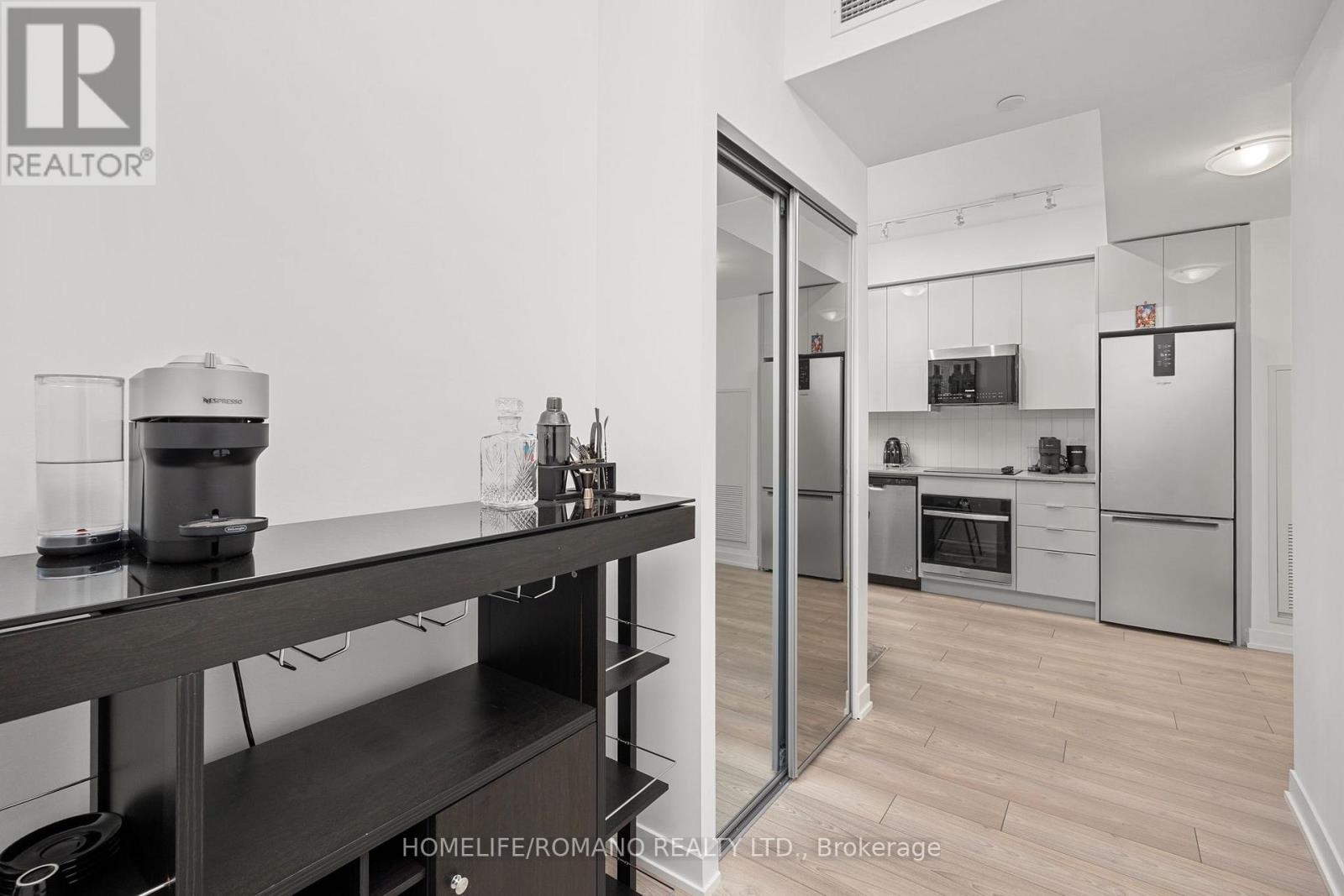 1426 - 498 Caldari Road, Vaughan (Concord), Ontario  L4K 2N9 - Photo 11 - N12613890