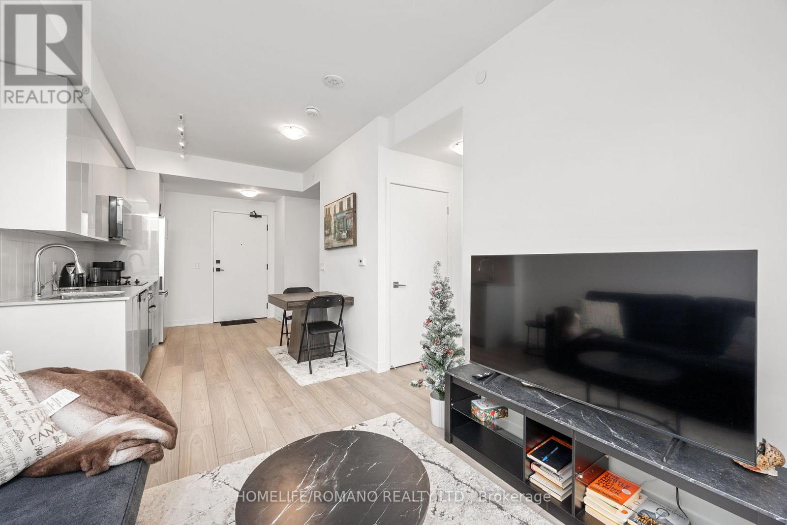 1426 - 498 Caldari Road, Vaughan (Concord), Ontario  L4K 2N9 - Photo 9 - N12613890