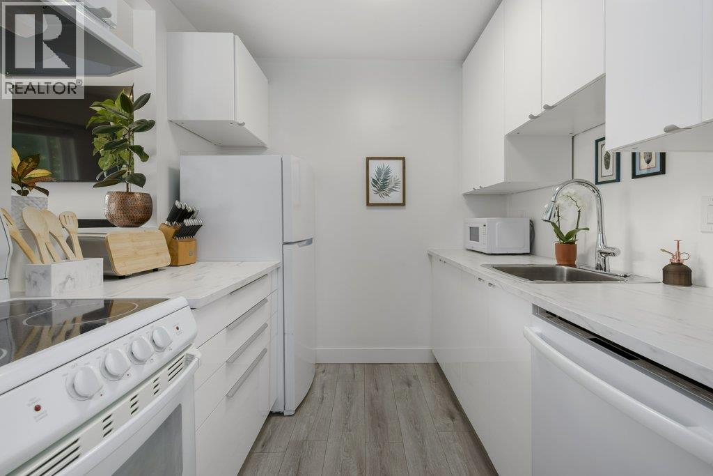 301 29 Nanaimo Street, Vancouver, British Columbia V5L 4Z6 - Photo 11 - R3071387